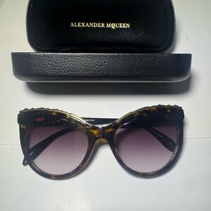 Alexander Mcqueen Black with brown sunglasses 55mm